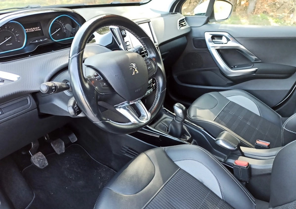 Peugeot 2008 cena 49900 przebieg: 106000, rok produkcji 2017 z Radom małe 277